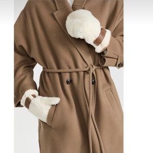 Jacquemus shearling leather mittens